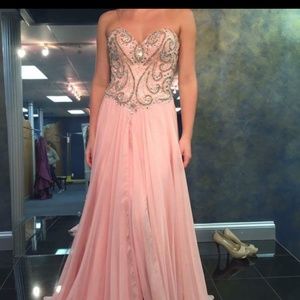 MacDuggal one of a kind sz4 Blush chiffon gown NWT